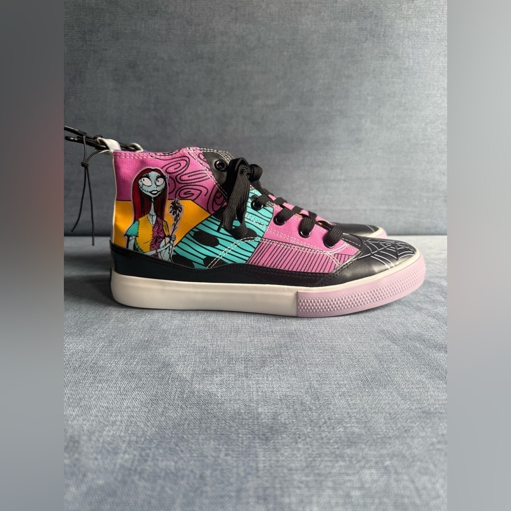 Disney Nightmare Before Christmas High Top Lace Up Sneakers Woman’s SZ 10 New - Picture 1 of 8